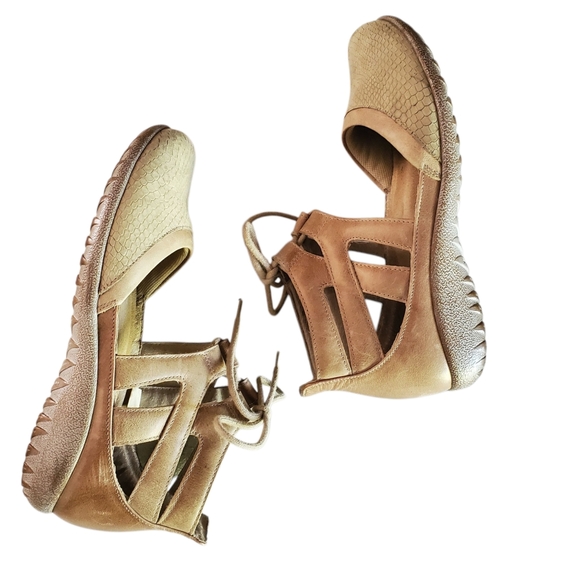 NAOT KATA Nuetral Tan Cream Snake Embossed Leather Lace-Up Sandals Women's SZ‎ 7 - Picture 8 of 10